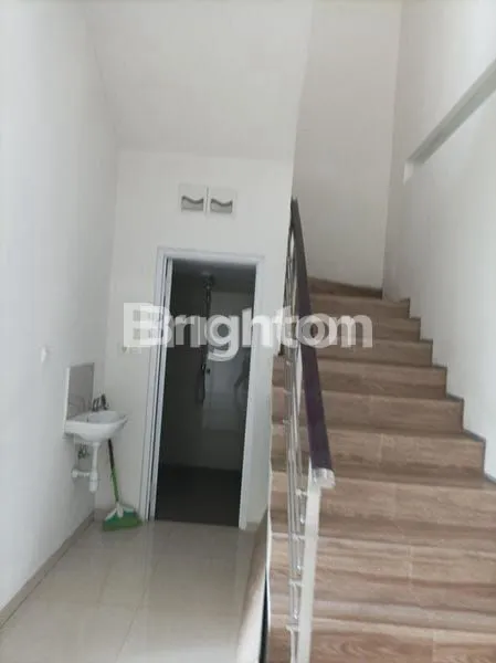 image RUMAH BARU GRESS  2 LANTAI - JEMURSARI (6)