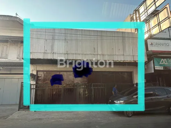 image RUANG USAHA SIAP PAKAI!! LEBAR DEPAN 14M LOKASI TENGAH KOTA SOLO! HANYA 10M KE JALAN WIDURAN SOLO!! ROW JALAN 4 MOBIL PAPASAN (1)