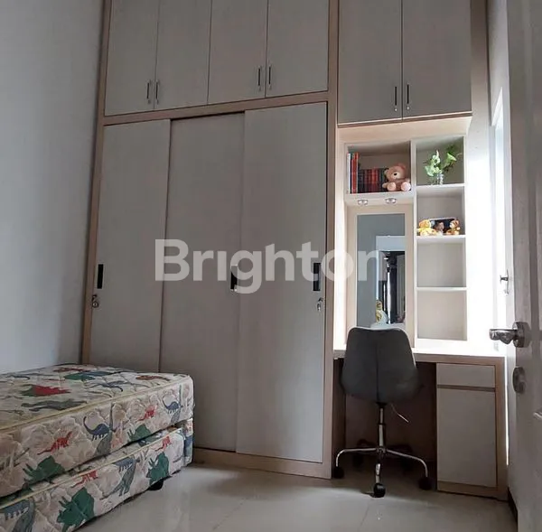 image RUMAH MEWAH DI KEDIRI (2)