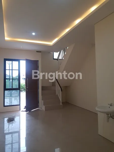 image RUMAH MINIMALIS STRATEGIS RUNGKUT DEKAT MERR, UPN, TOL TAMBAK SUMUR (2)