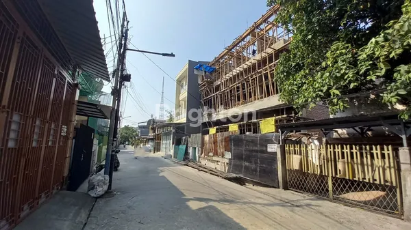 image RUMAH BARU JELAMBAR JAKARTA BARAT 3,5 LANTAI BEBAS BANJIR (3)