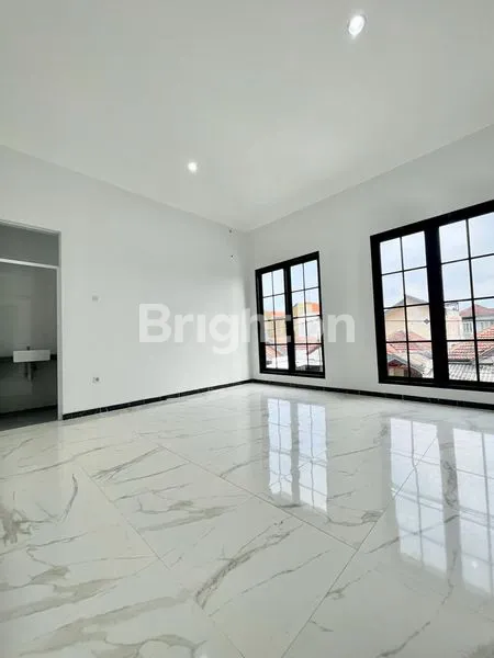 image RUMAH 2LANTAI BARU GREESS SIAP HUNI DEKAT MERR.KAMPUS (2)