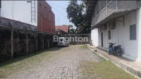 EX PABRIK DI GUNUNG PUTRI KABUPATEN BOGOR BANGUNAN MASIH BAGUS