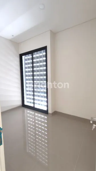 image RUMAH BARU GRESS DEKAT MERR, UPN, TOL - RUNGKUT MENANGGAL (8)