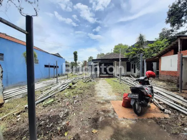 image TANAH DAN BANGUNAN GUDANG LEBAR DEPAN 13 M BENTUK L DI JALAN ARTERI KOTA KEDIRI (5)