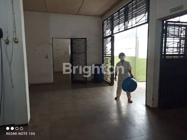 image RUMAH USAHA + PABRIK DI TENGAH KOTA SOLO (7)