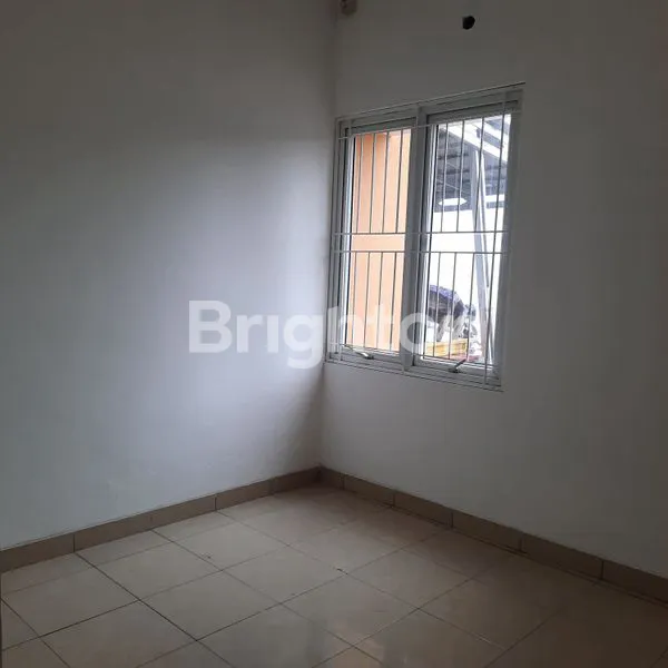 image RUMAH SIAP HUNI SUDAH RENOVASI DI SEPATAN MAUK, TANGERANG (8)
