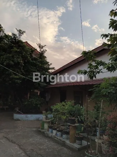 image DIJUAL 1 RUMAH +2 BANGUNAN  (3)