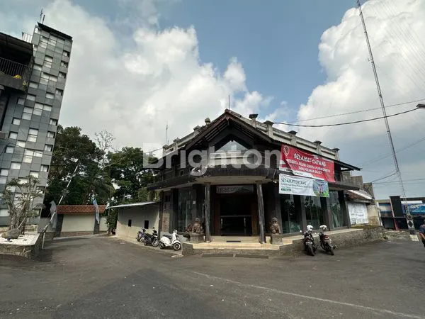 FRONT OFFICE DAN RADIO HOTEL MOROSENENG PURWOKERTO