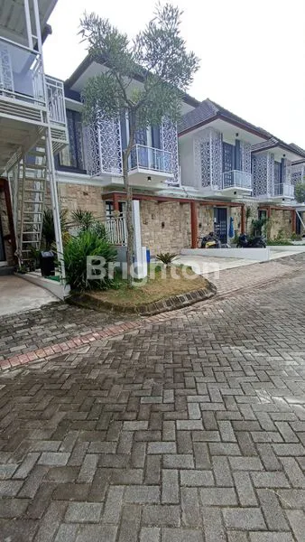 image RUMAH 2 LANTAI KAWASAN HUNIAN ISLAMI DI TASIKMADU KARANGPLOSO (8)