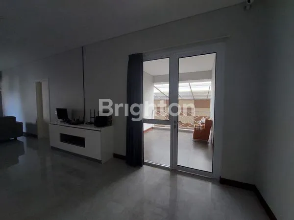 image RUMAH ADA KOLAM RENANG CLUSTER HILTOP SENTUL CITY (4)