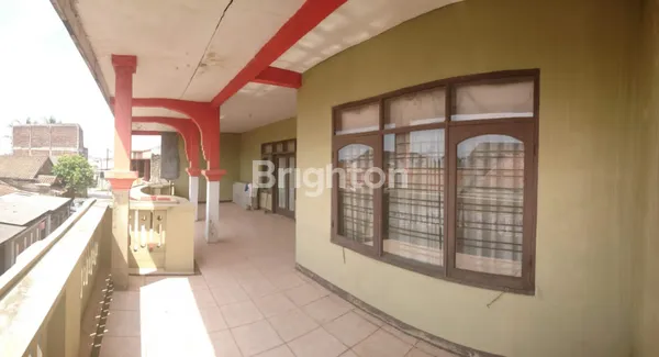 image RUMAH 2 LANTAI DENGAN RUANG TENGAH LUAS DAN HALAMAN BELAKANG LUAS DI CIGANITRI (2)