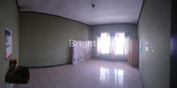 image RUMAH 2 LANTAI DENGAN RUANG TENGAH LUAS DAN HALAMAN BELAKANG LUAS DI CIGANITRI (4)