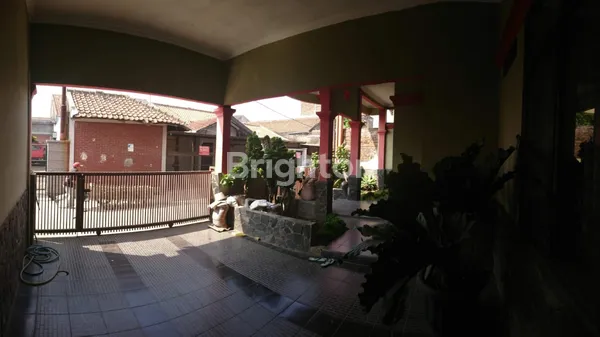 image RUMAH 2 LANTAI DENGAN RUANG TENGAH LUAS DAN HALAMAN BELAKANG LUAS DI CIGANITRI (5)