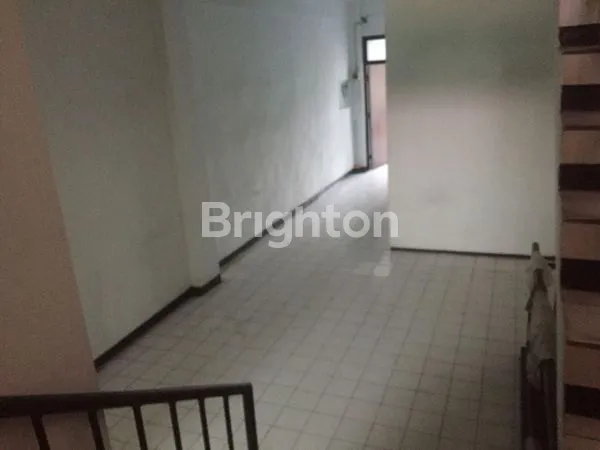image DISEWAKAN RUKO 3,5 LANTAI NOL JALAN NGAGEL JAYA COCOK UNTUK USAHA ATO KANTOR (4)