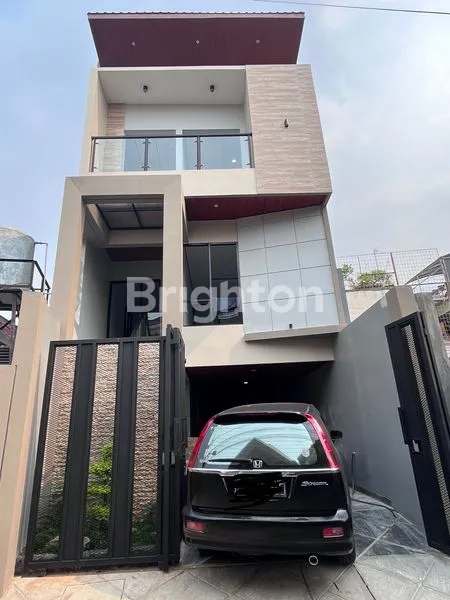 image RUMAH BARU MEWAH MINIMALIS SIAP HUNI DENGAN KOLAM RENANG  DI KAYU PUTIH PULOMAS (1)