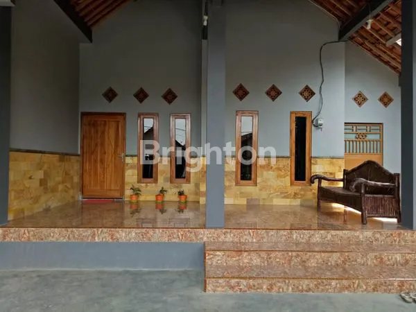 image RUMAH LEBAR 8 METER DI SEMEN KAB KEDIRI (3)
