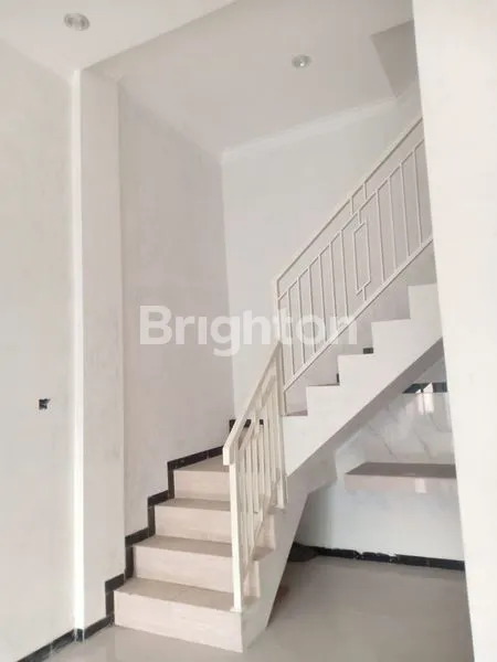 image RUMAH 2 LT DI JL RAYA TAMBAK MEDOKAN AYU SURABAYA (2)