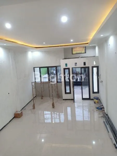 image RUMAH 2 LT DI JL RAYA TAMBAK MEDOKAN AYU SURABAYA (4)