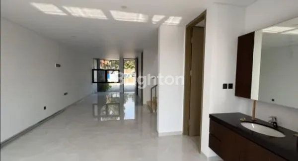 image RUMAH BARU SIAP HUNI DESAIN MINIMALIS DI AREA PASTEUR BANDUNG UTARA (7)