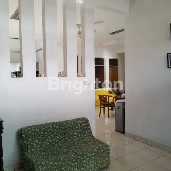 image RUMAH MEWAH DIDAERAH PALMERAH JAKARTA BARAT (4)
