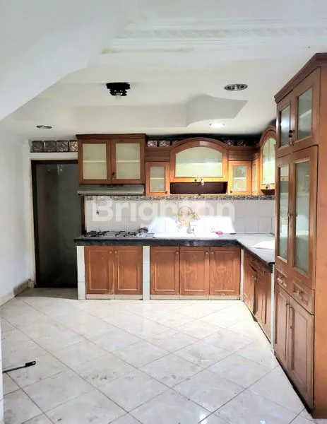 image RUMAH CANTIK BAGUS TERAWAT DI INTI KOTA (6)