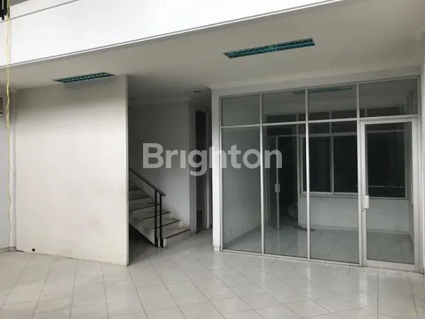 image RUMAH TENGAH KOTA COCOK UNTUK KANTOR DAN RUMAH TINGGAL (1)