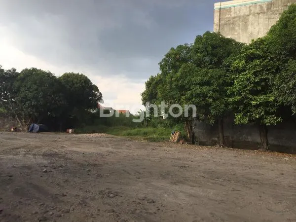 image HAMPARAN TANAH NAN LUAS DI JALAN PROTOKOL (3)