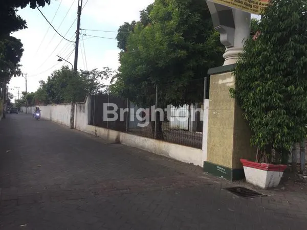 image HAMPARAN TANAH NAN LUAS DI JALAN PROTOKOL (2)