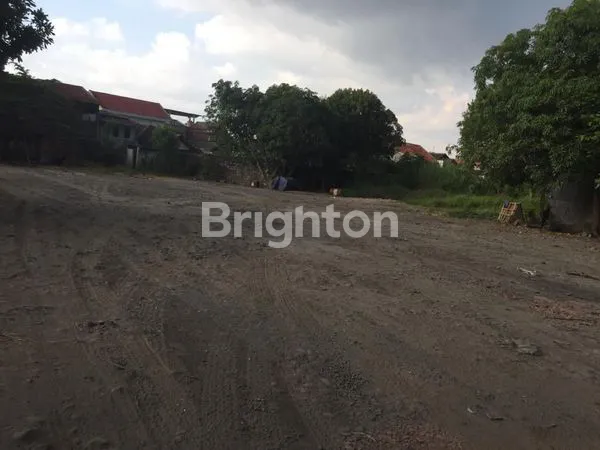 image HAMPARAN TANAH NAN LUAS DI JALAN PROTOKOL (4)