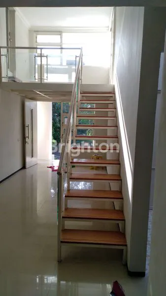 image RUMAH EASTWOOD WITH POOL 4KT (2)