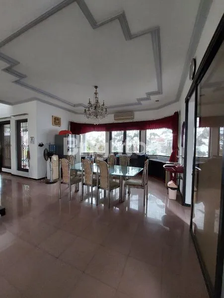 image RUMAH MEWAH 2 LANTAI SIAP HUNI DI RAYA SATELIT UTARA, SURABAYA (2)