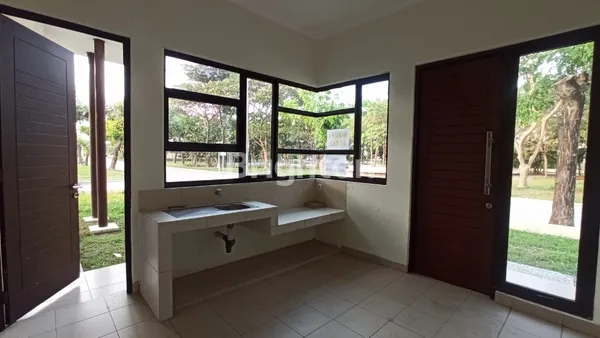 image RUMAH HOOK BARU SIAP HUNI DI HARAPAN INDAH 2 LANTAI DAN LINGKUNGAN SUDAH RAMAI (5)