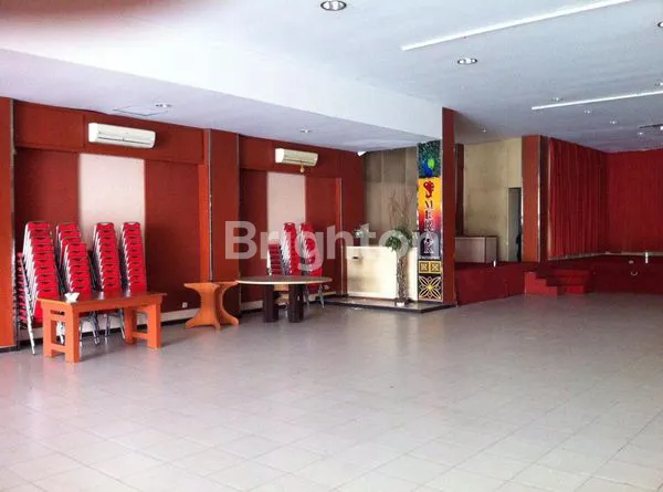image GEDUNG 3 LANTAI DI LOKASI STRATEGIS KOTA SAMARINDA (2)