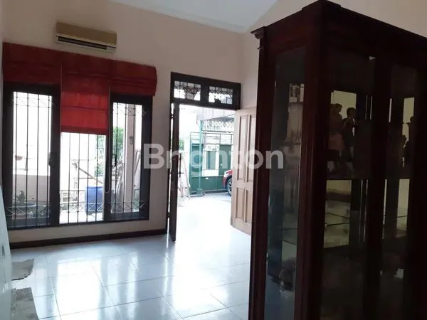 image RUMAH 1,5 LANTAI BEBAS BANJIR LOKASI STRATEGIS DI KEMANGGISAN (8)