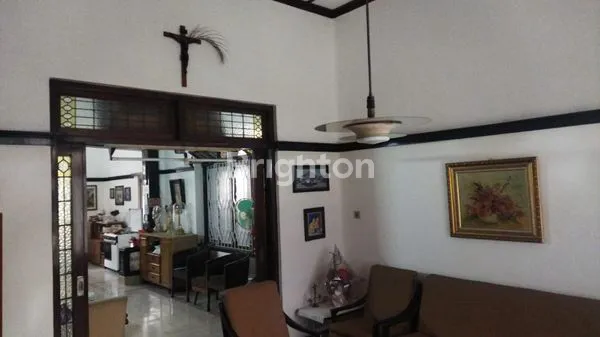 image DIJUAL RUMAH KOLONIAL JL RAYA IJEN HUNIAN KELAS SATU DI MALANG (5)