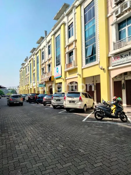 image METRO PLAZA  (1)