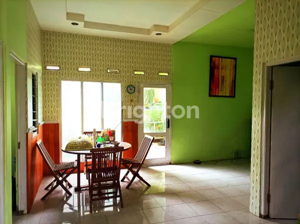 image RUMAH KRAJAN DEKAT RS DR OEN KANDANG SAPI & DEKAT UNIVERSITAS AUB, UTP, STIA, POLITEKES (5)