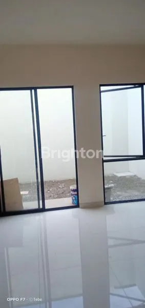 image RUMAH SIAP HUNI 2 LT SEMI FURNISHED DI CENTRAL PARK JUANDA SIDOARJO (3)