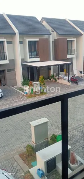 image RUMAH SIAP HUNI 2 LT SEMI FURNISHED DI CENTRAL PARK JUANDA SIDOARJO (4)