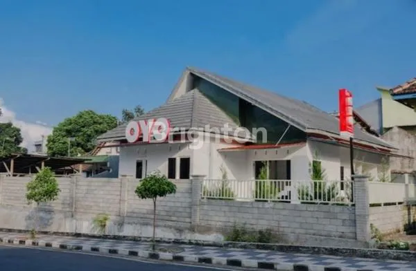 image RUMAH LUAS HITUNG TANAH LOKASI STRATEGIS DI POROS JL RAYA PUSAT KOTA BATU (1)