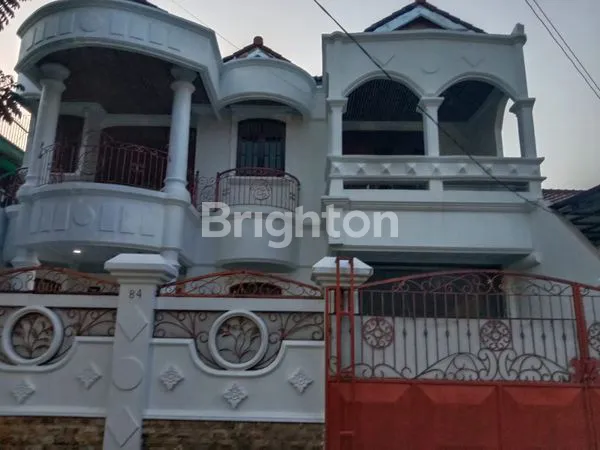 image RUMAH 2 LANTAI CANTIK SIAP HUNI  (1)