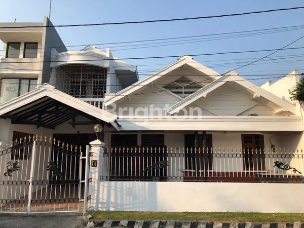 image DEPAN TAMAN NIRWANA EKSEKUTIF DEKAT MERR (1)