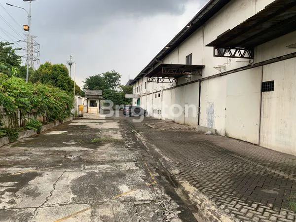 GUDANG STRATEGIS KAWASAN INDUSTRI PULOGADUNG JAKARTA TIMUR