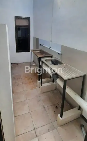 image RUMAH TERAWAT DI RUNGKUT, LOKASI STRATEGIS (6)