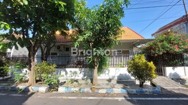 image RUMAH HOOK DI JALAN KAMPAR MALANG (2)