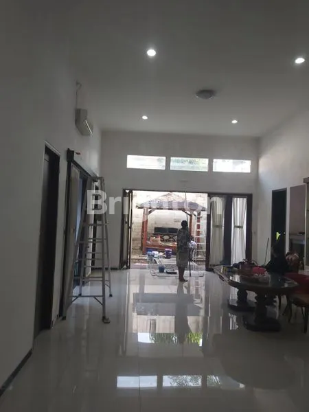 image RUMAH CANTIK DUA LANTAI DI PERUMAHAN GRAHA KENCANA (2)