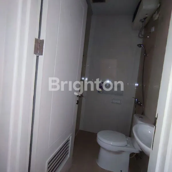 image RUMAH OMAHA VILLAGE 3 LANTAI LOKASI STRATEGIS DI GADING SERPONG (5)