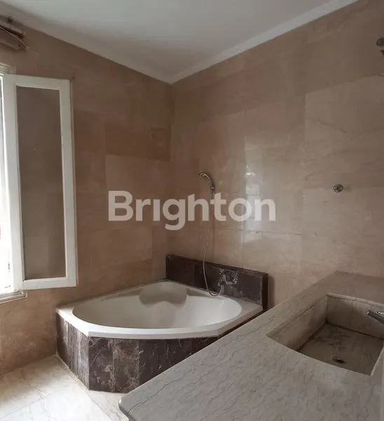 image RUMAH PONDOK INDAH, JAKARTA SELATAN SIAP HUNI (8)