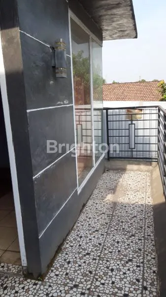 image RUMAH 2 LANTAI JALAN PROVINSI PARE (3)